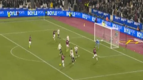 拜仁续约谈判积极进行，萨内成多队竞逐焦点